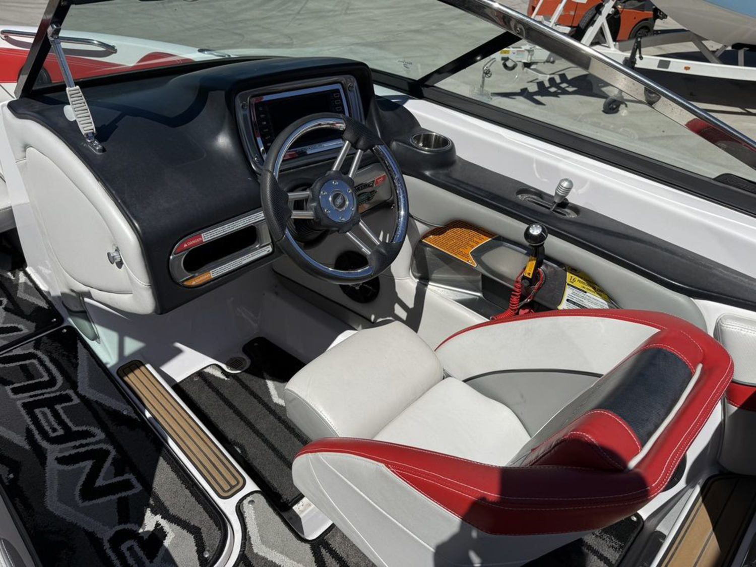 2012 Nautique 230