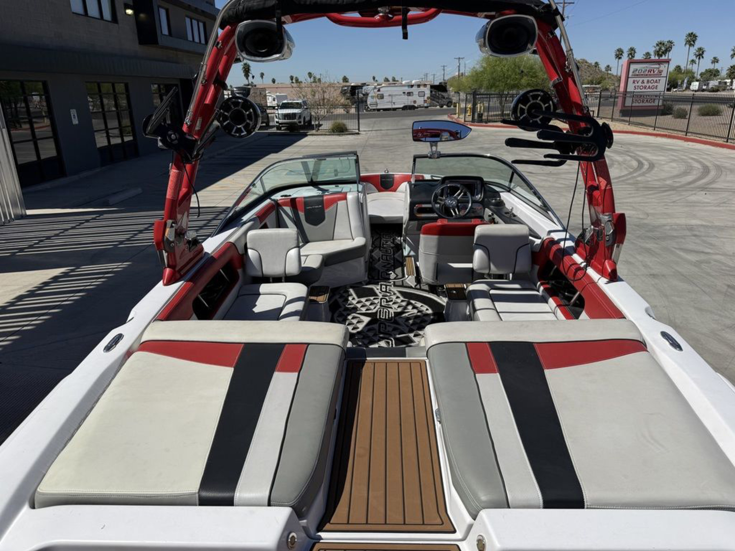 2012 Nautique 230