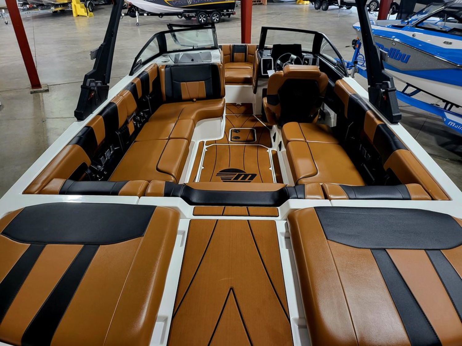 2023 Malibu Boats 23 LSV