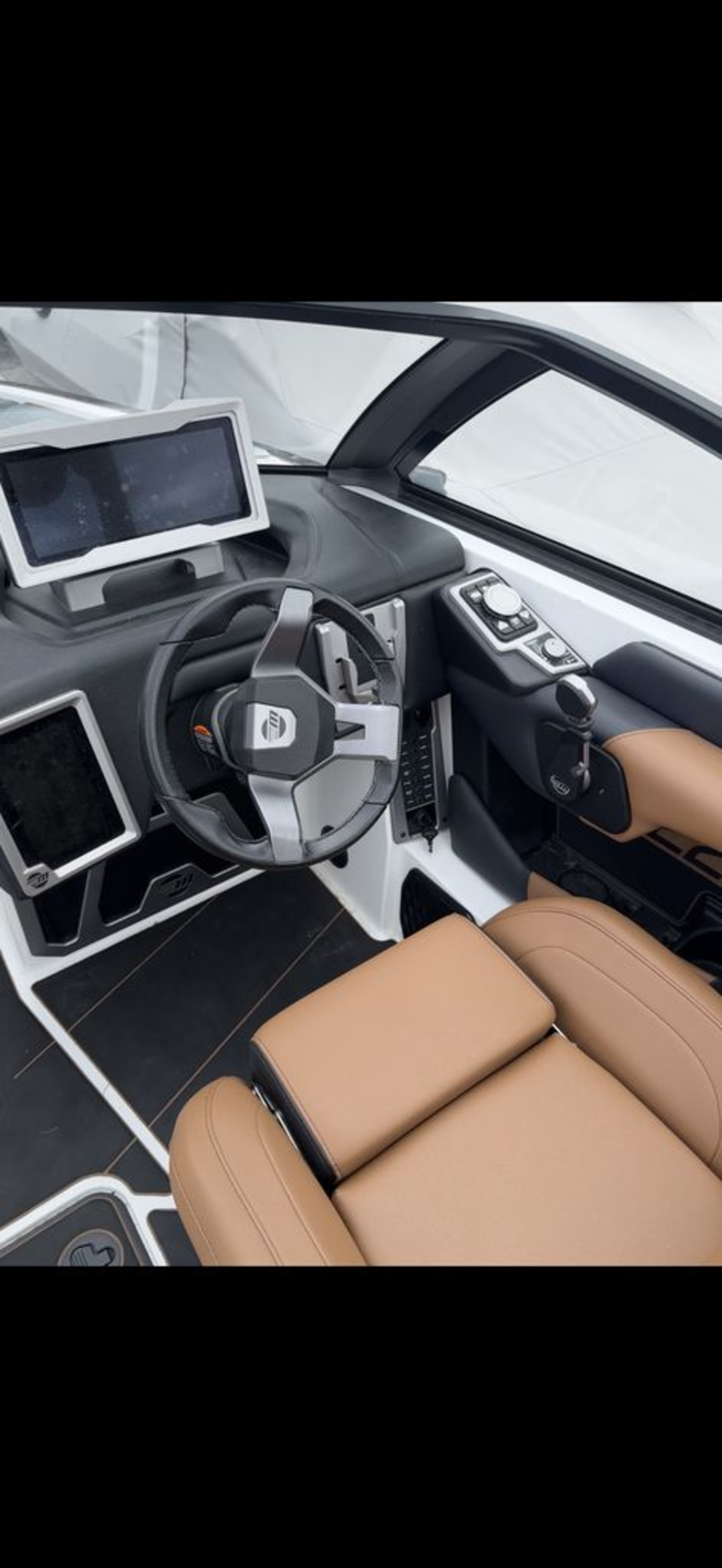 2023 Malibu Boats M220