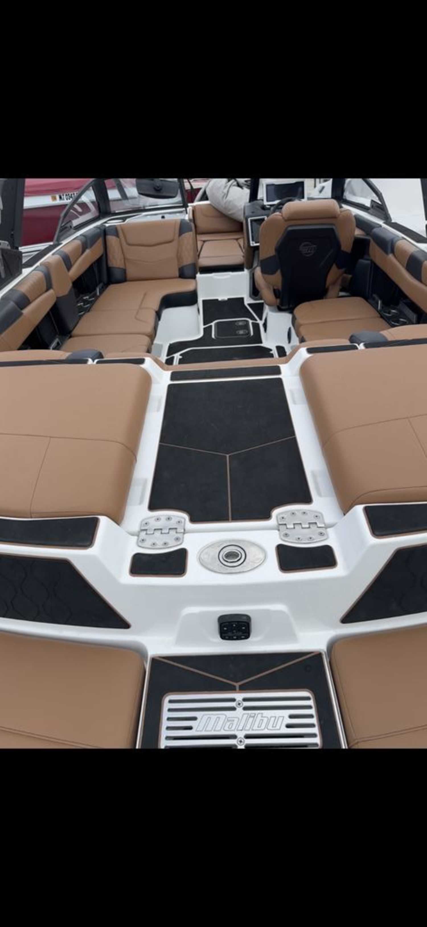 2023 Malibu Boats M220