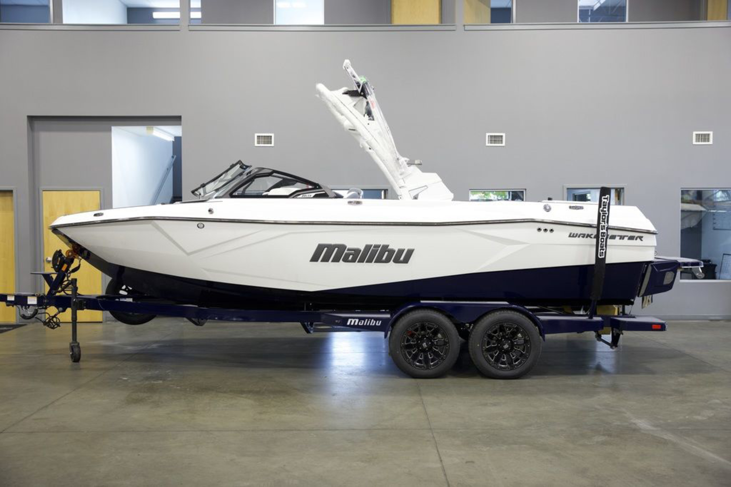 2025 Malibu Boats 23 LSV