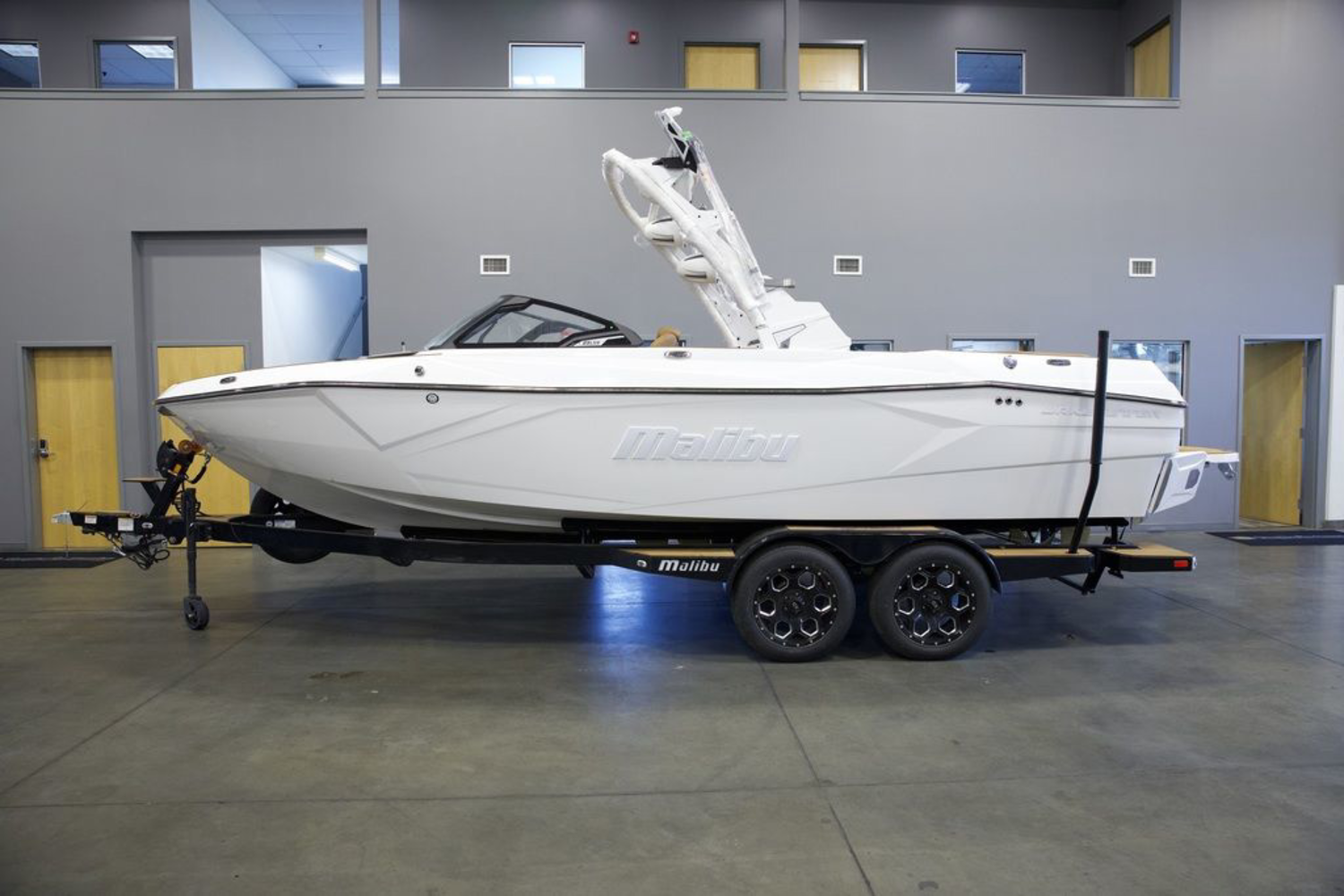 2025 Malibu Boats 23 LSV