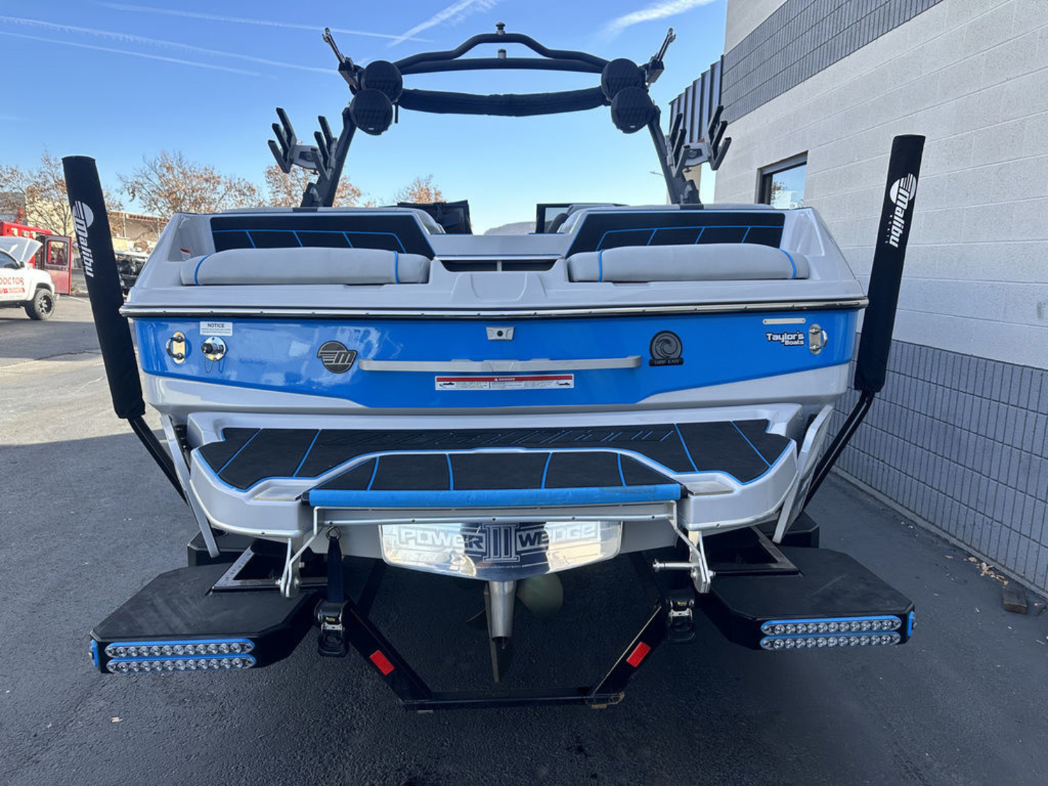 2023 Malibu Boats 23 LSV