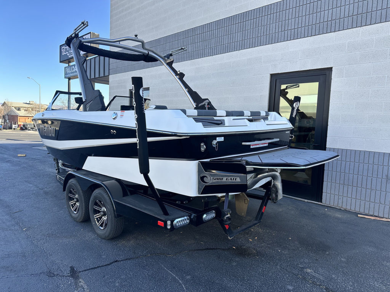 2024 Malibu Boats 21 LX-R