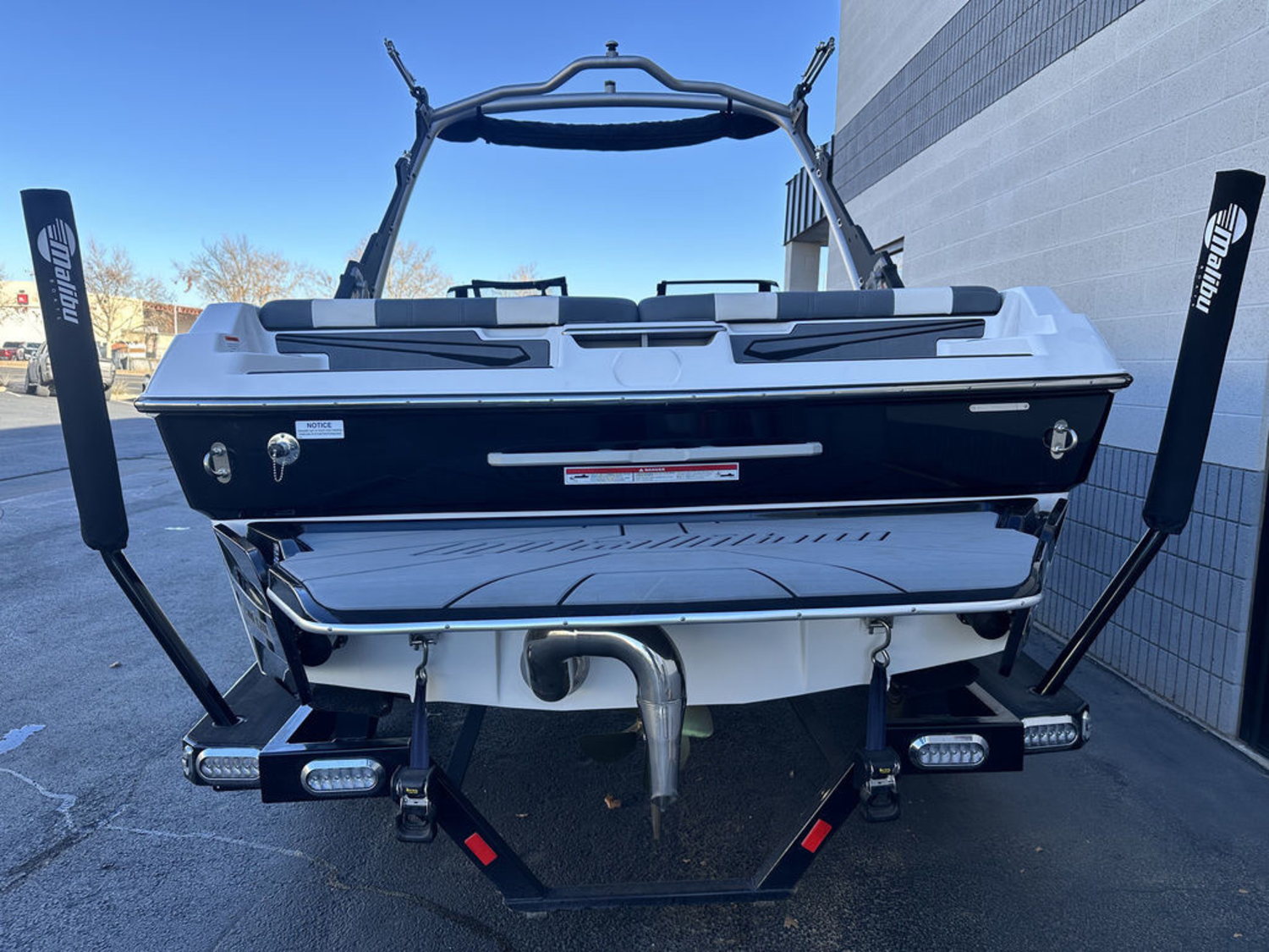 2024 Malibu Boats 21 LX-R