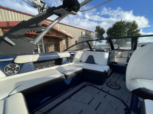 2017 Malibu Boats Wakesetter VLX for sale in DRAPER, Utah