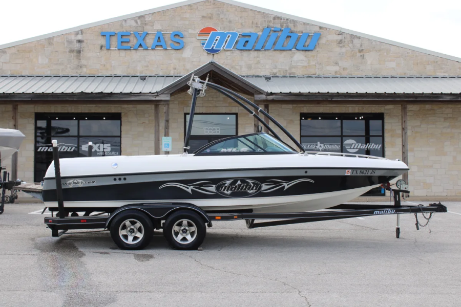 2002 Malibu Boats Wakesetter VLX for sale in Austin, Texas