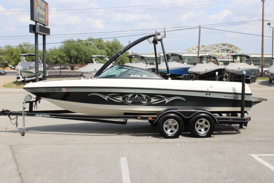 2002 Malibu Boats Wakesetter VLX for sale in Austin, Texas