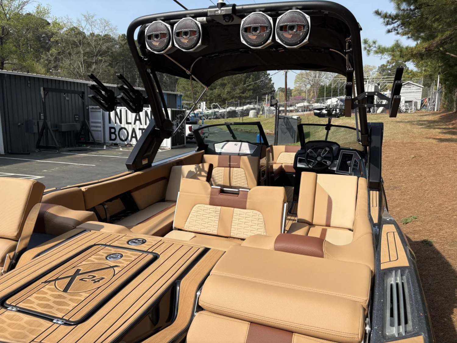 MasterCraft X24 w Thruster