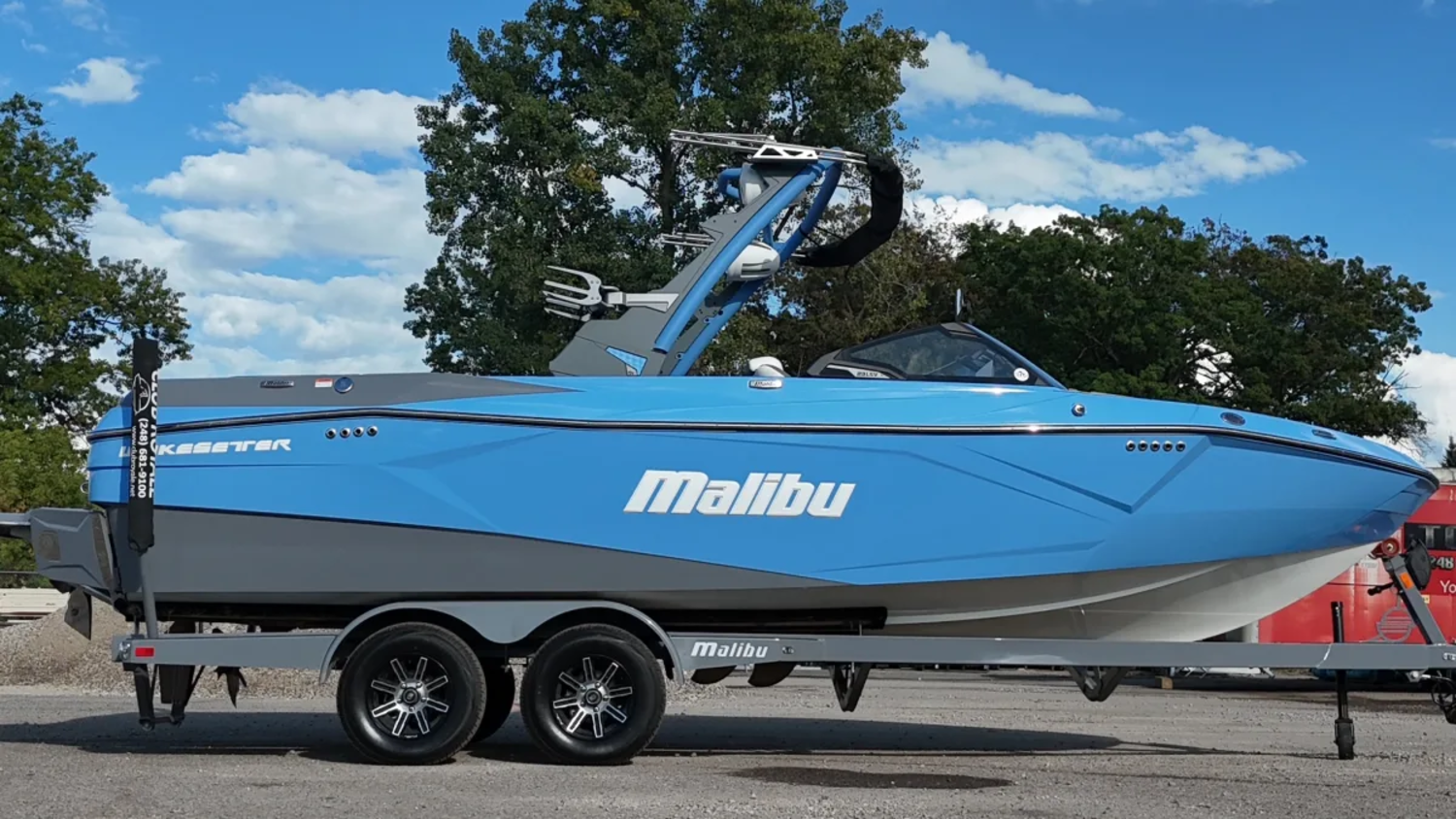 2025 Malibu 23 LSV