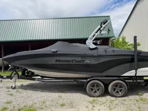 2021-mastercraft-xt22-124736-image3.webp