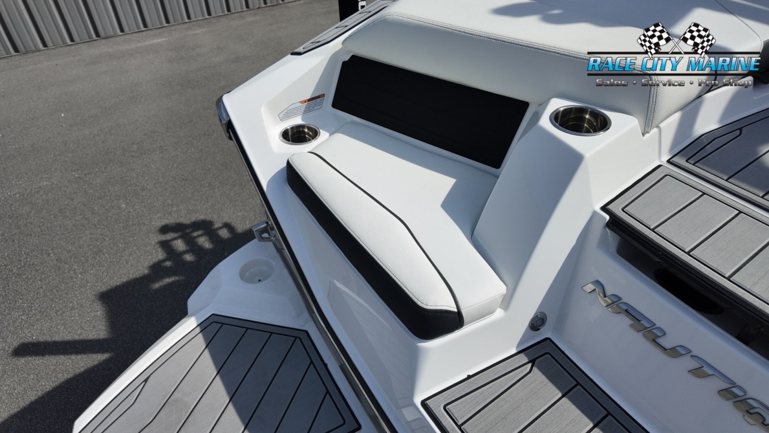 2026 Nautique S21