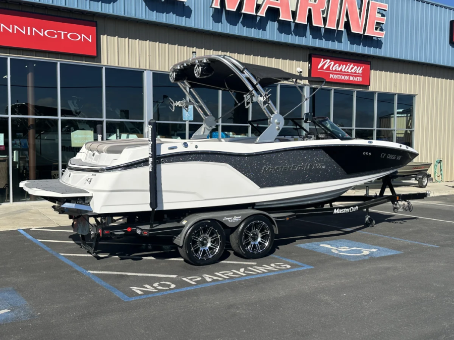 2018 Mastercraft Boats NXT22 for sale in Madera, California