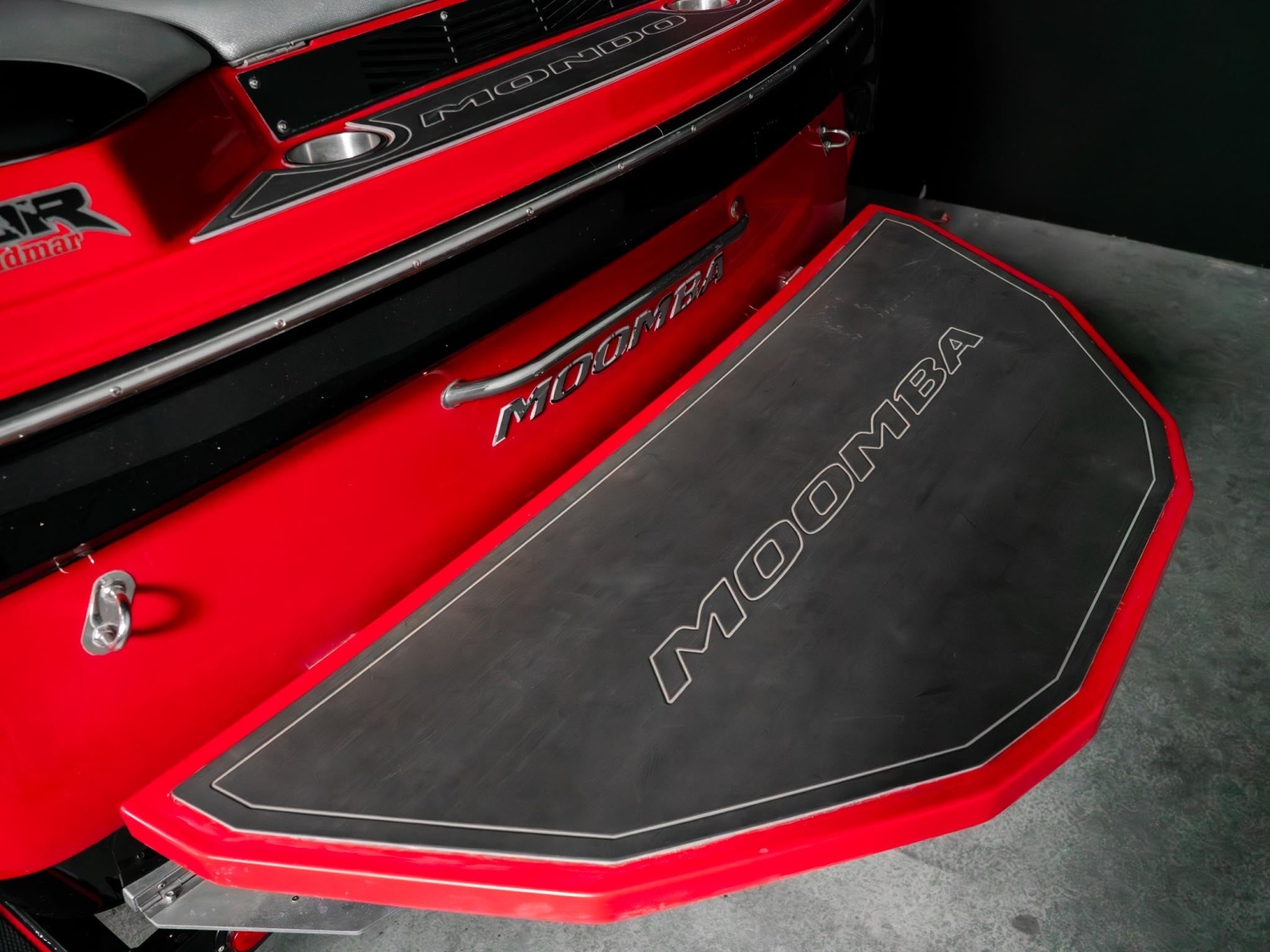 2016 Moomba Boats Moomba Mondo