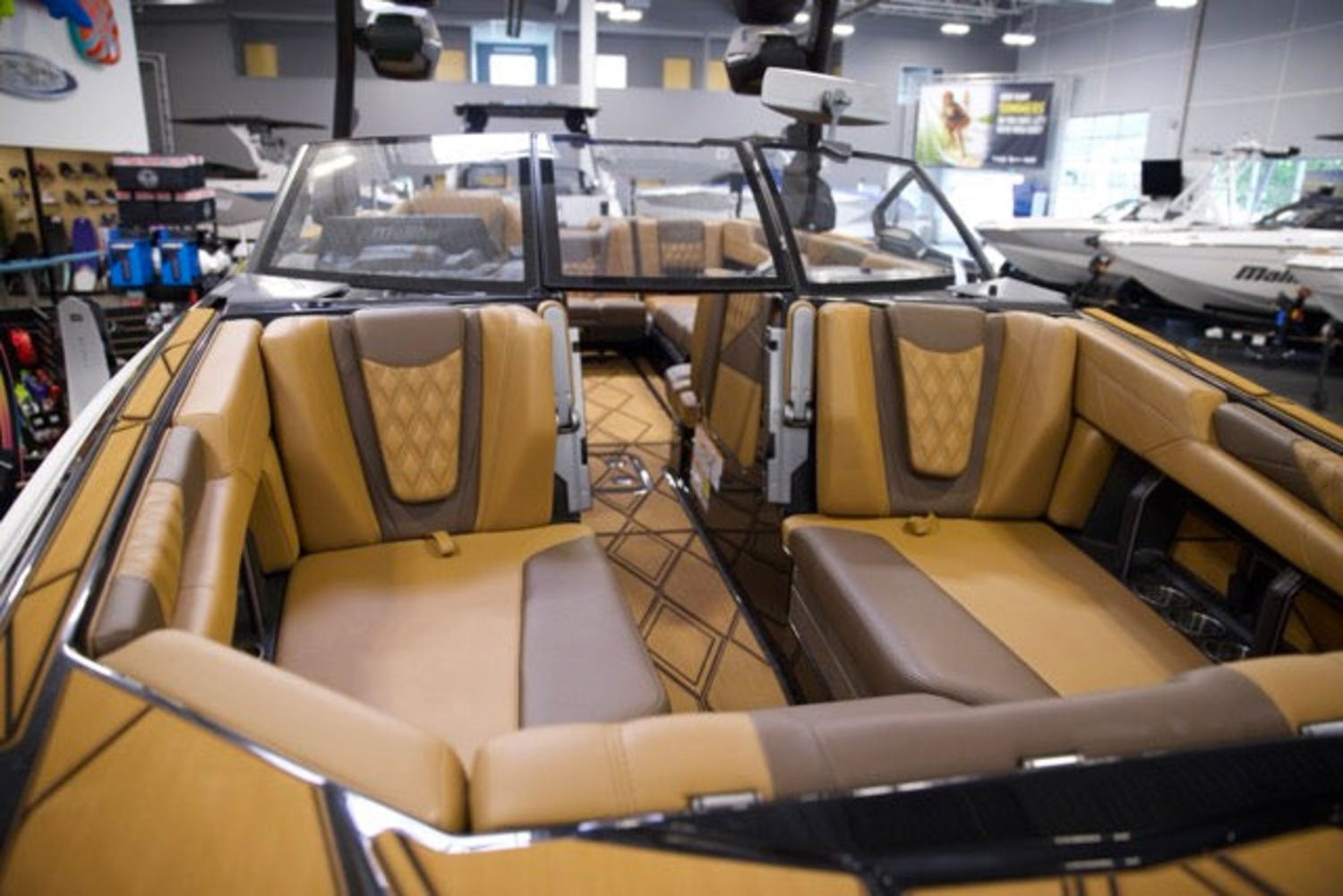 2026 Malibu Boats M242