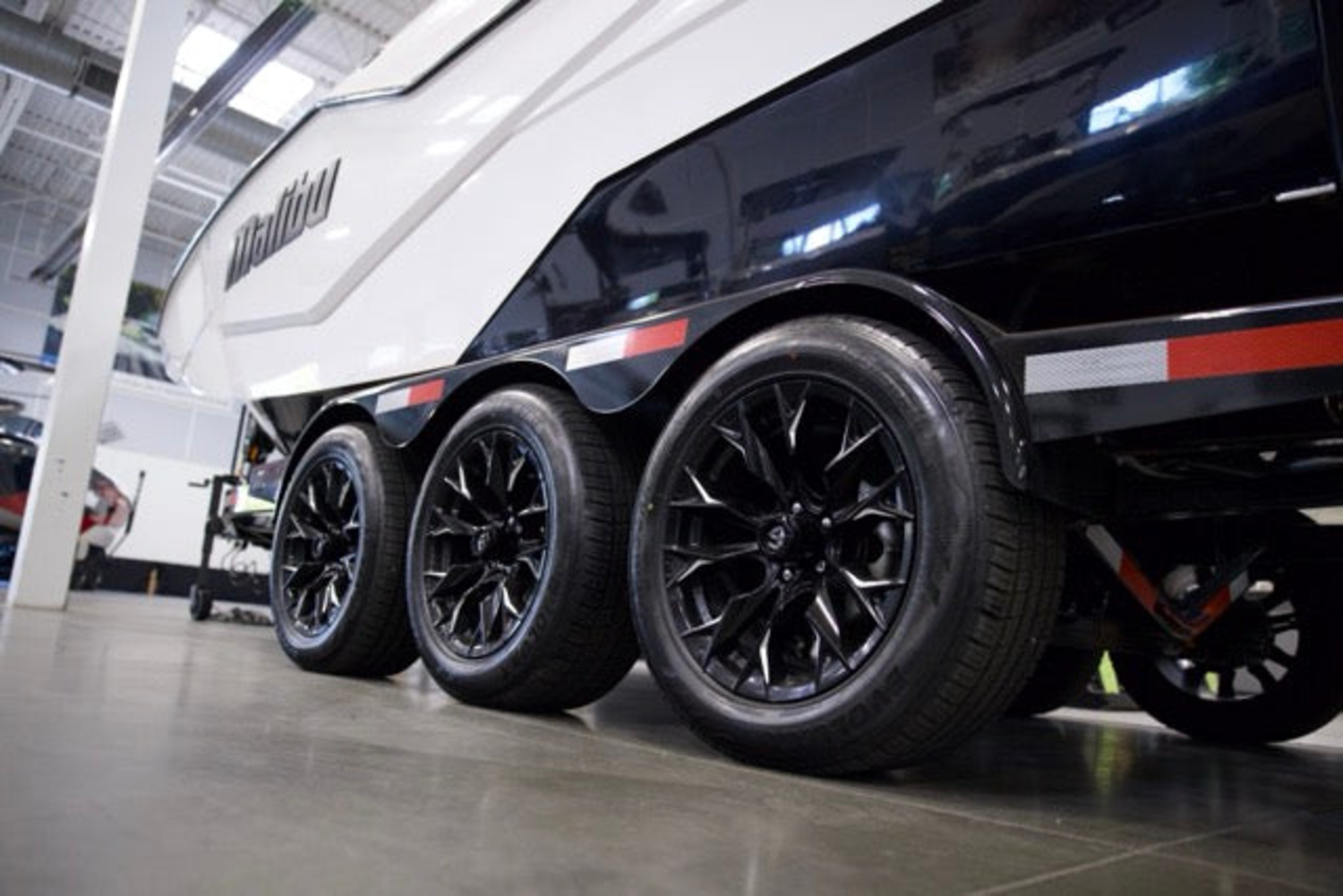 2026 Malibu Boats M242