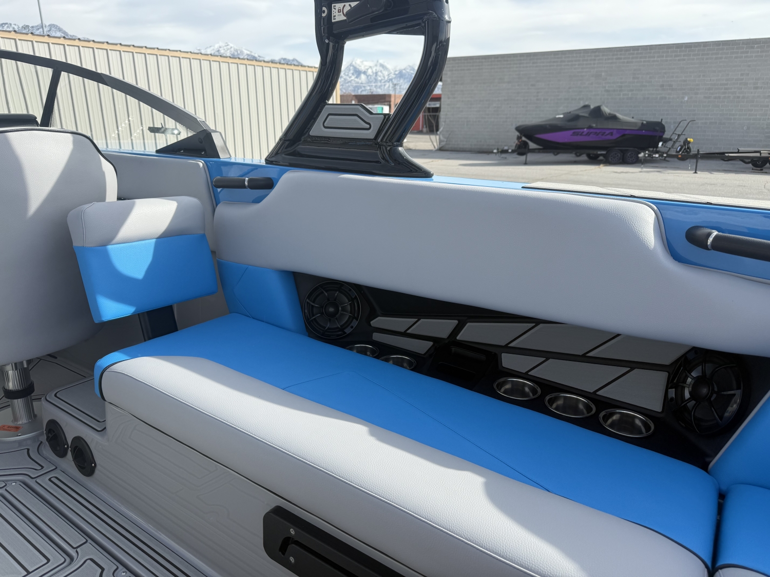 2025 MOOMBA TYKON