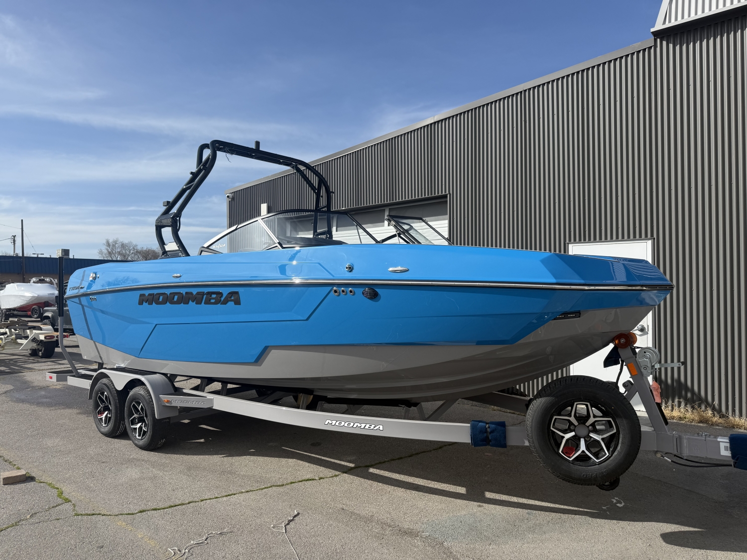 2025 MOOMBA TYKON