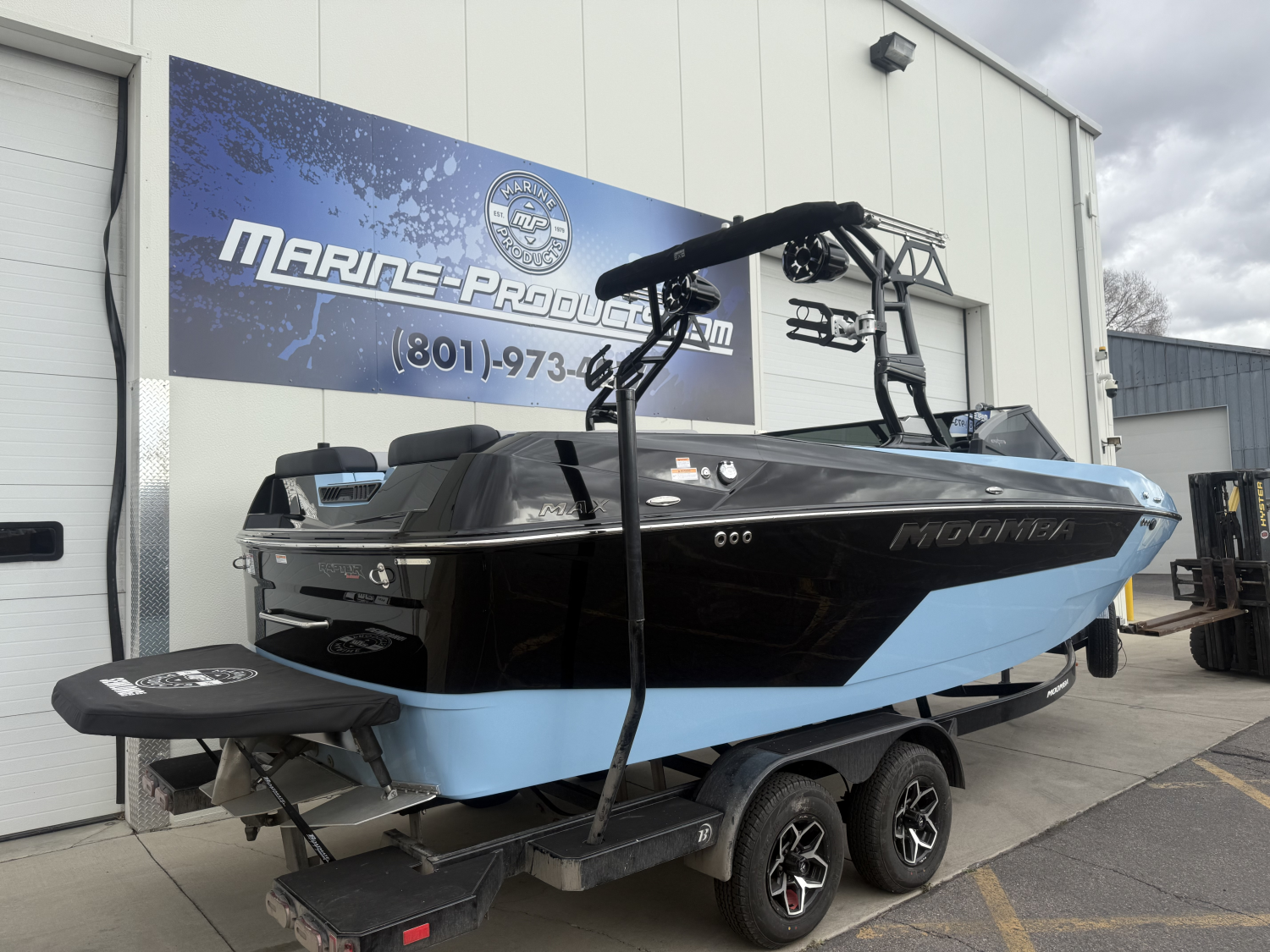 2025 MOOMBA MAX