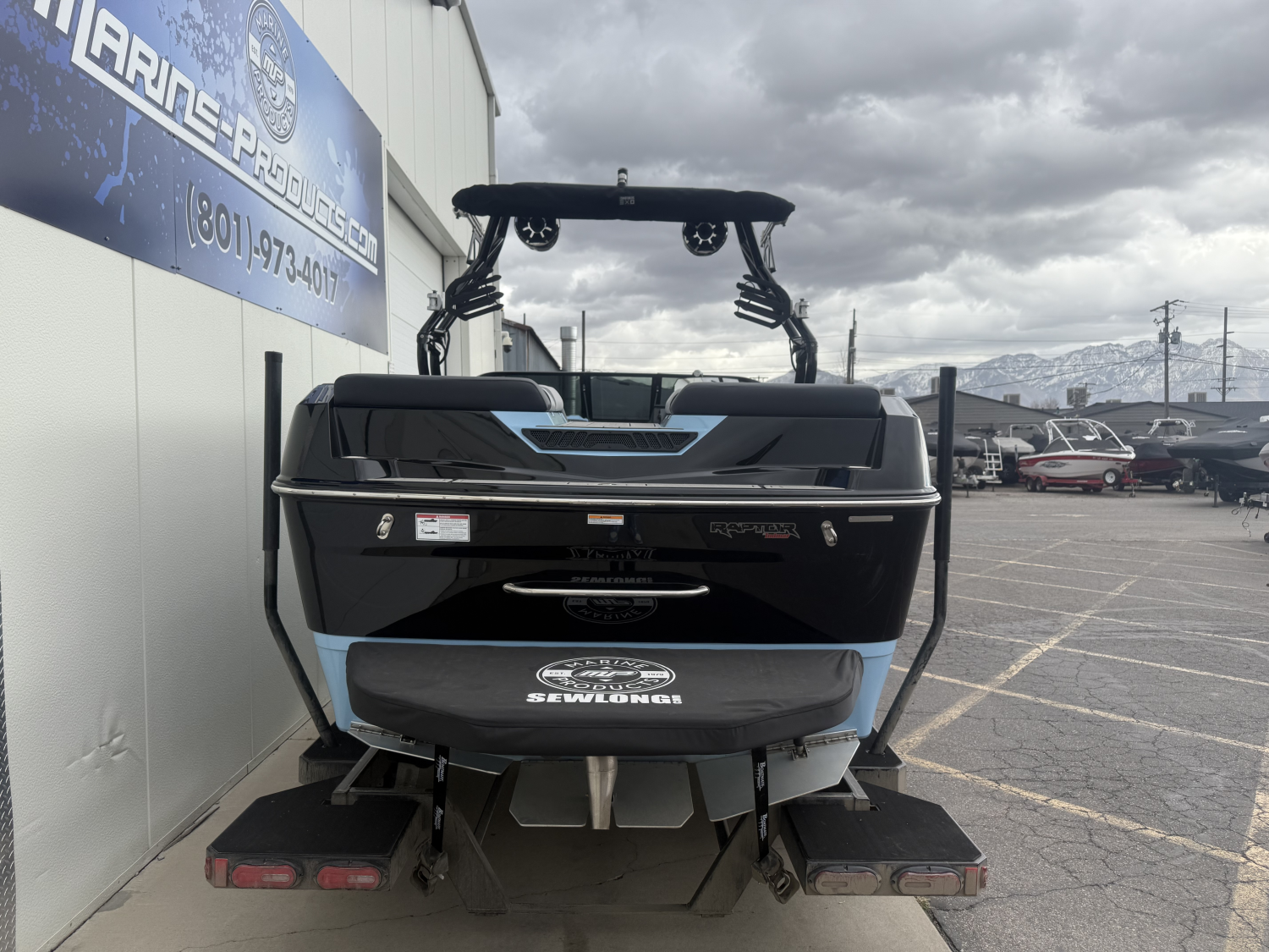2025 MOOMBA MAX