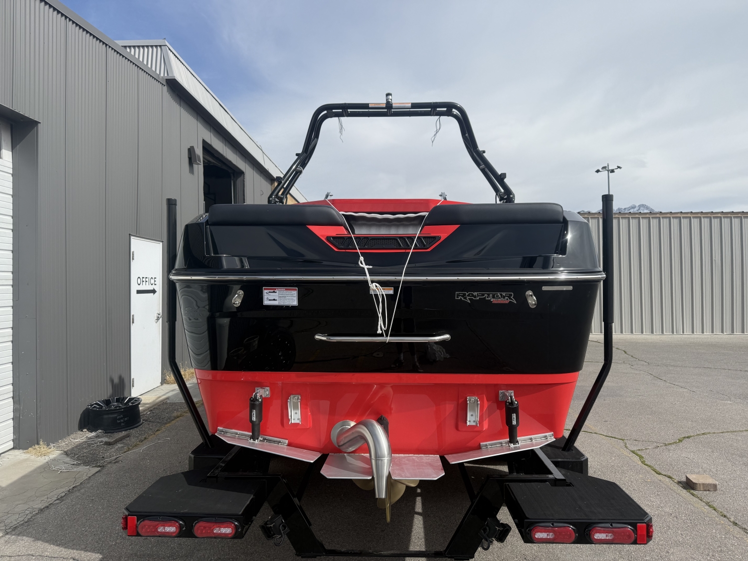 2025 MOOMBA Max