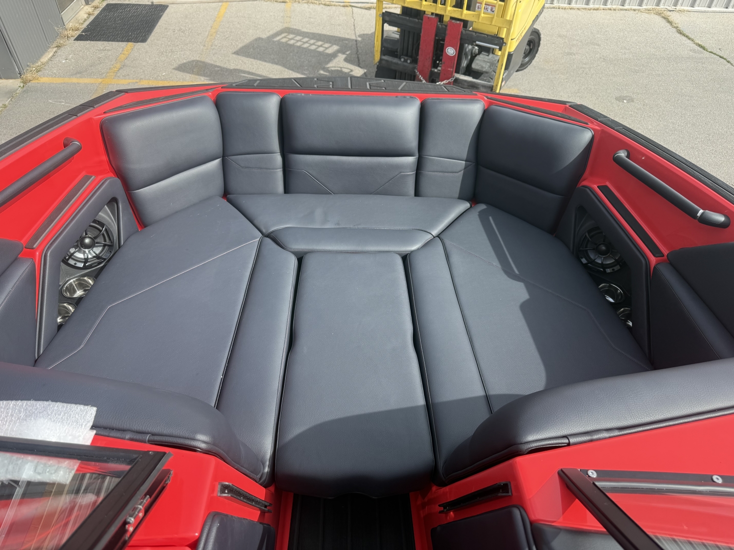 2025 MOOMBA Max