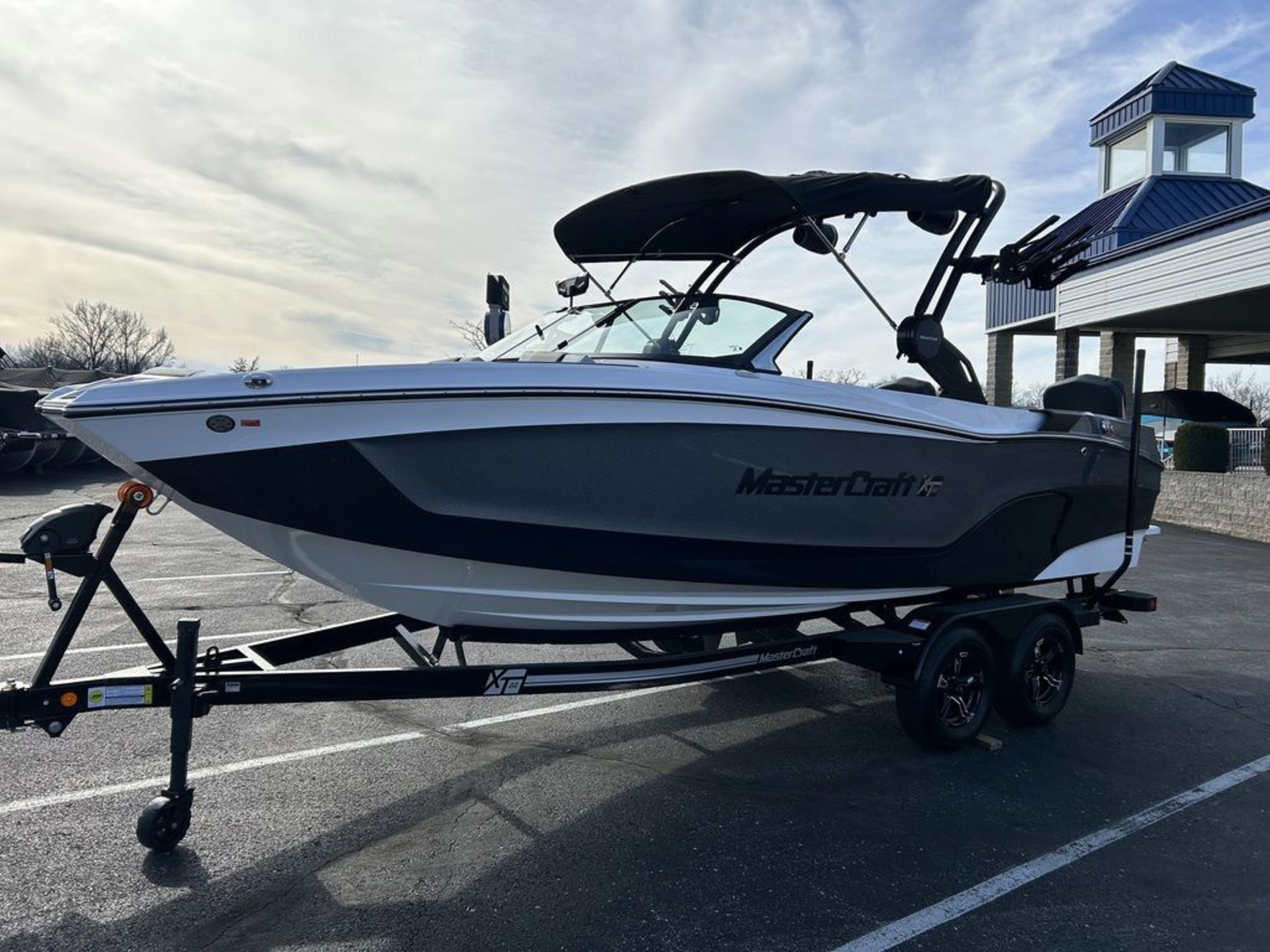 2024 Mastercraft XT22