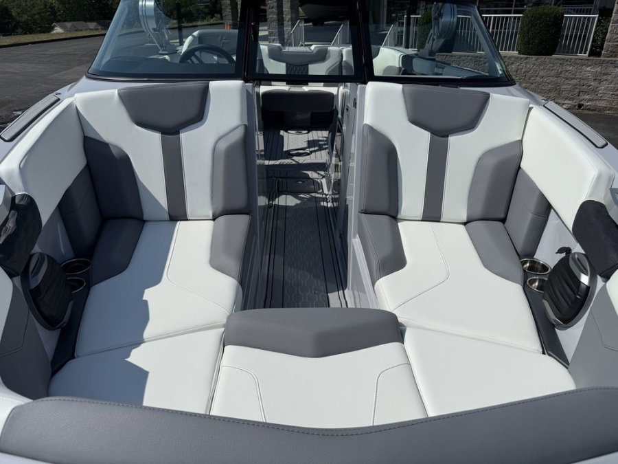 2026-mastercraft-xt22-125045-image17