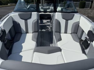 2026-mastercraft-xt22-125045-image17