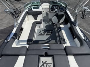 2019-mastercraft-xt22-125048-image6