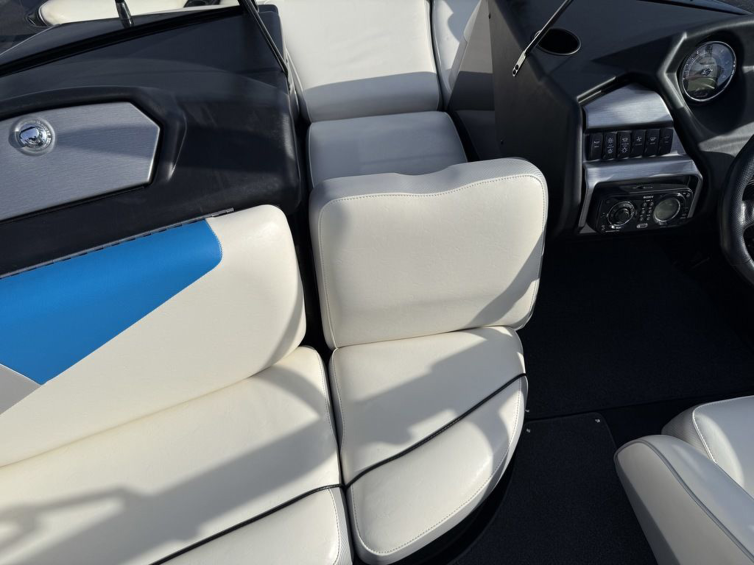 2012 Malibu Boats Axis A20