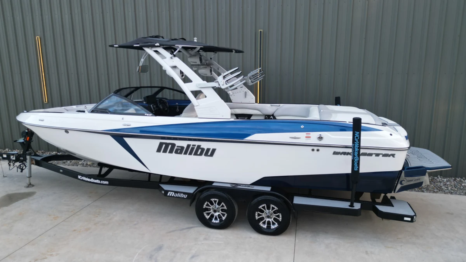 2017 Malibu Boats Wakesetter 25 LSV for sale in Broadway, North Carolina