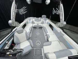2022-mastercraft-xt24-127796-image13