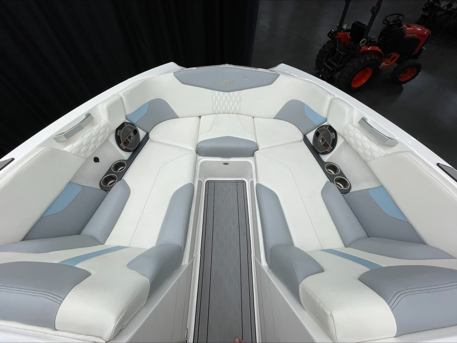 2022 MasterCraft XT24