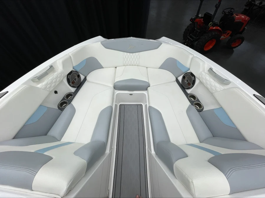 2022-mastercraft-xt24-127796-image16