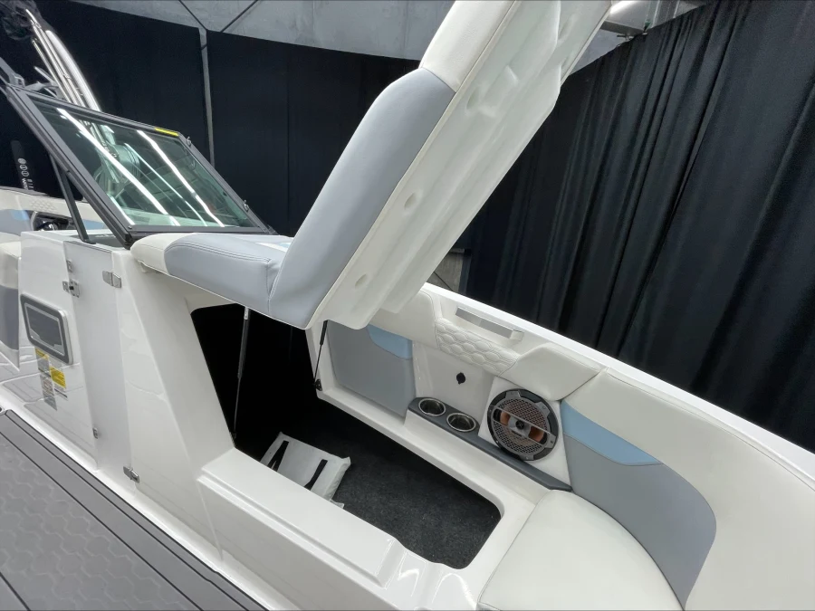 2022-mastercraft-xt24-127796-image17