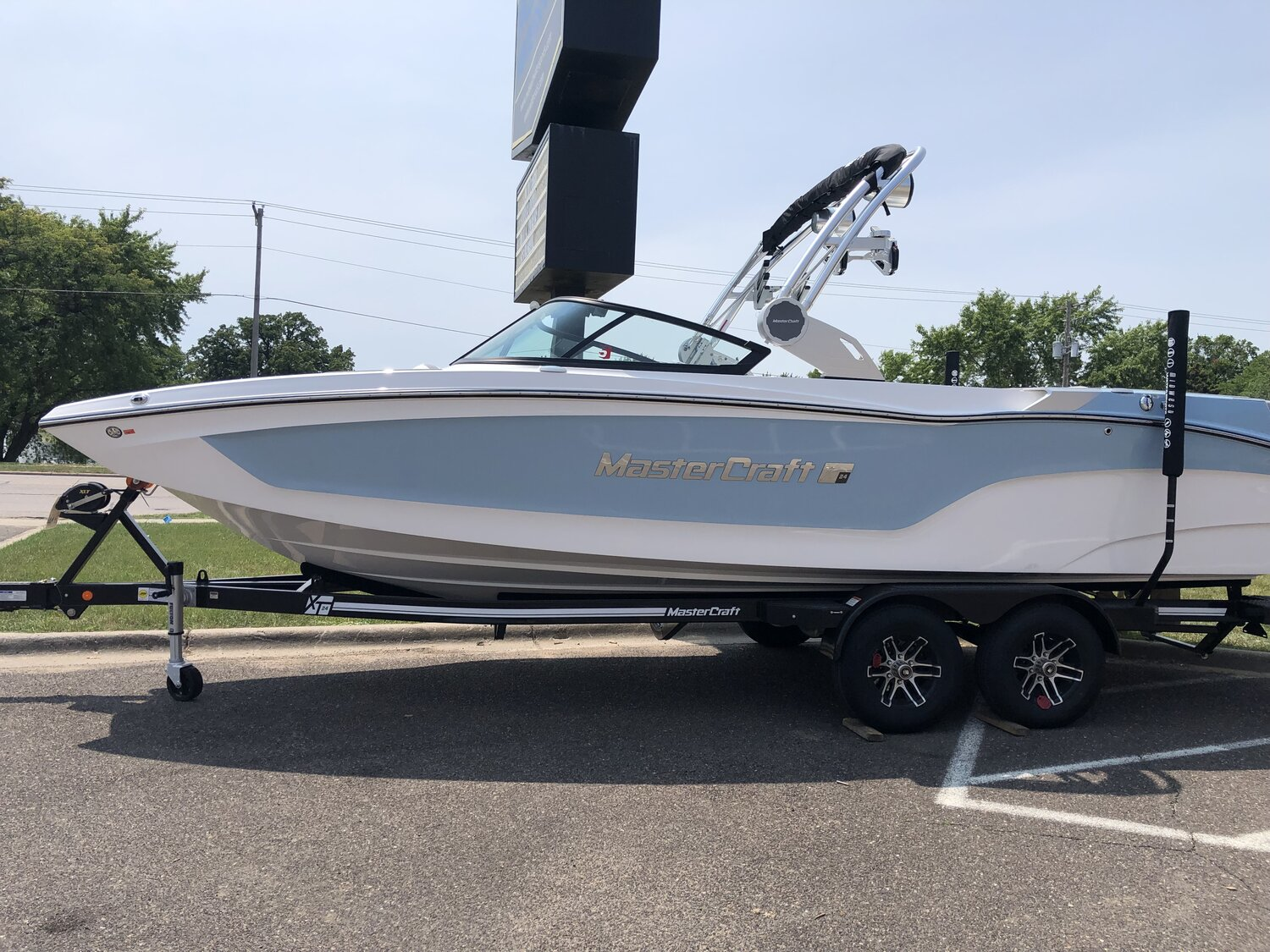 2022 MasterCraft XT24