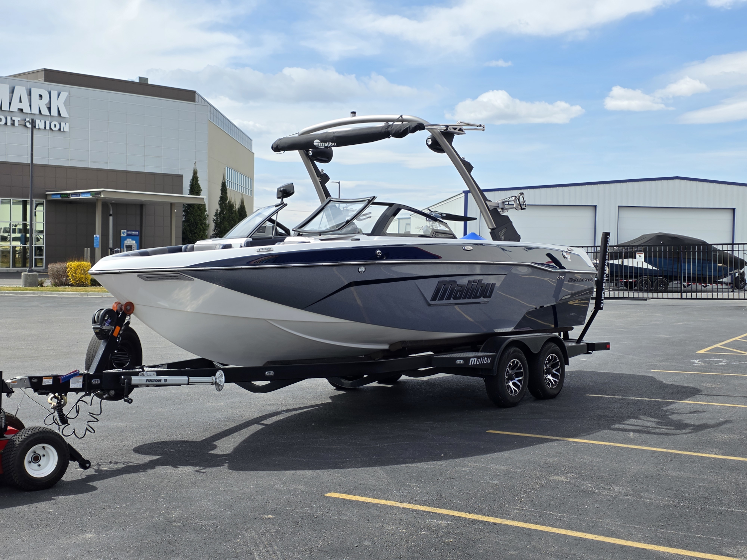2022 Malibu Boats 23LSV