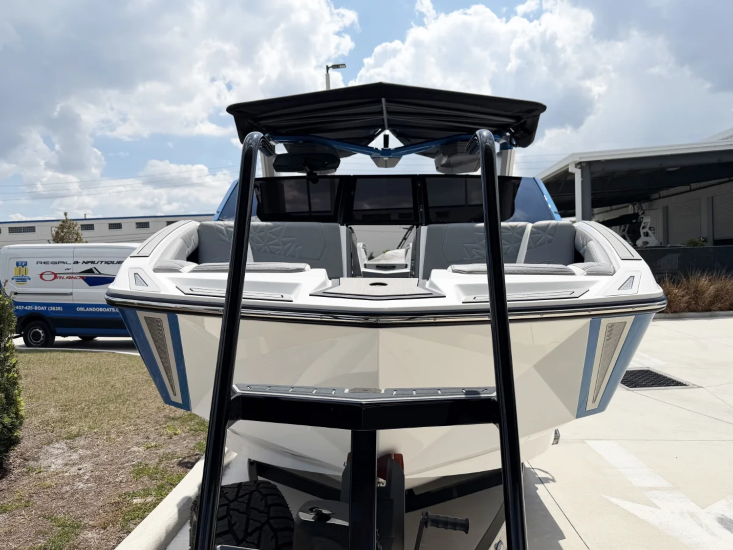 2025 Nautique P23