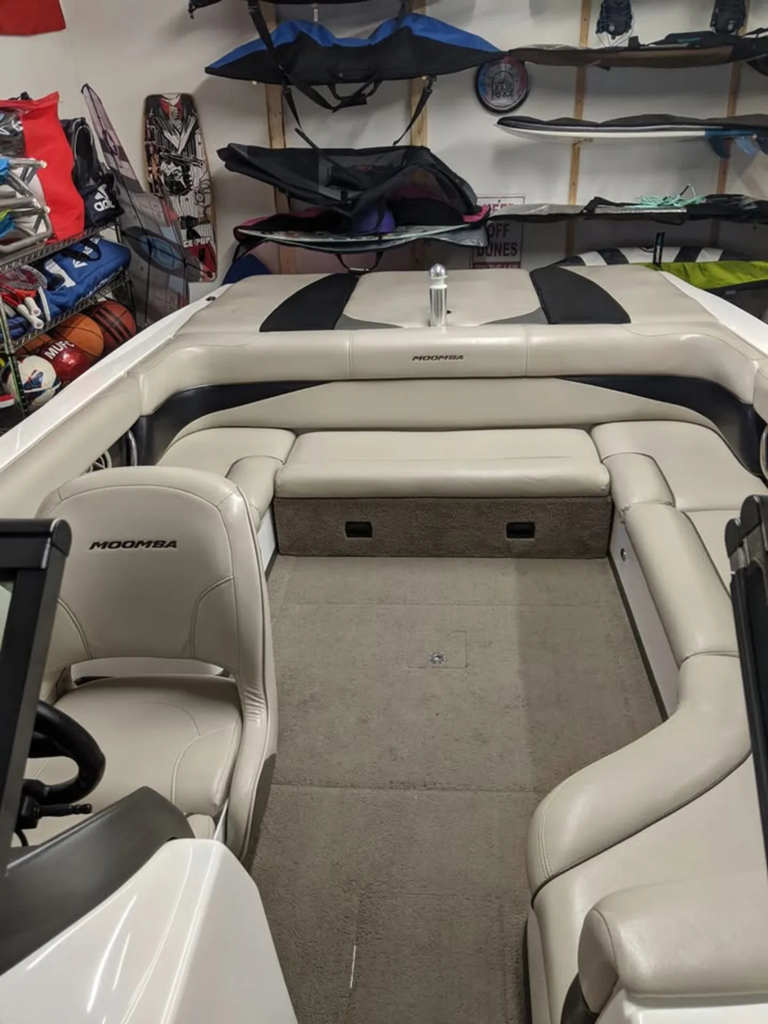 2010 Moomba Boats Outback V - New Engine