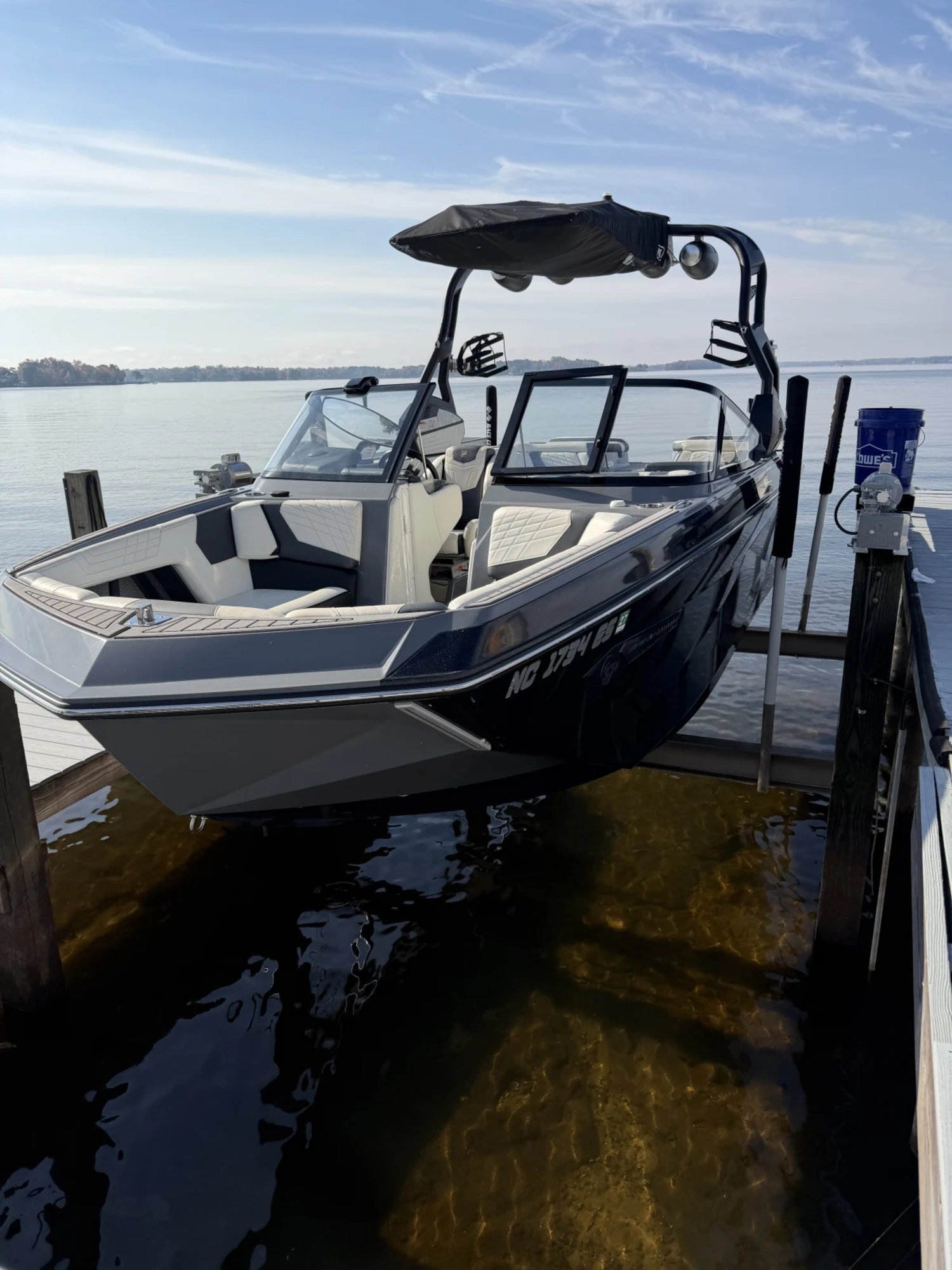 2021 Nautique G25 w Thruster!