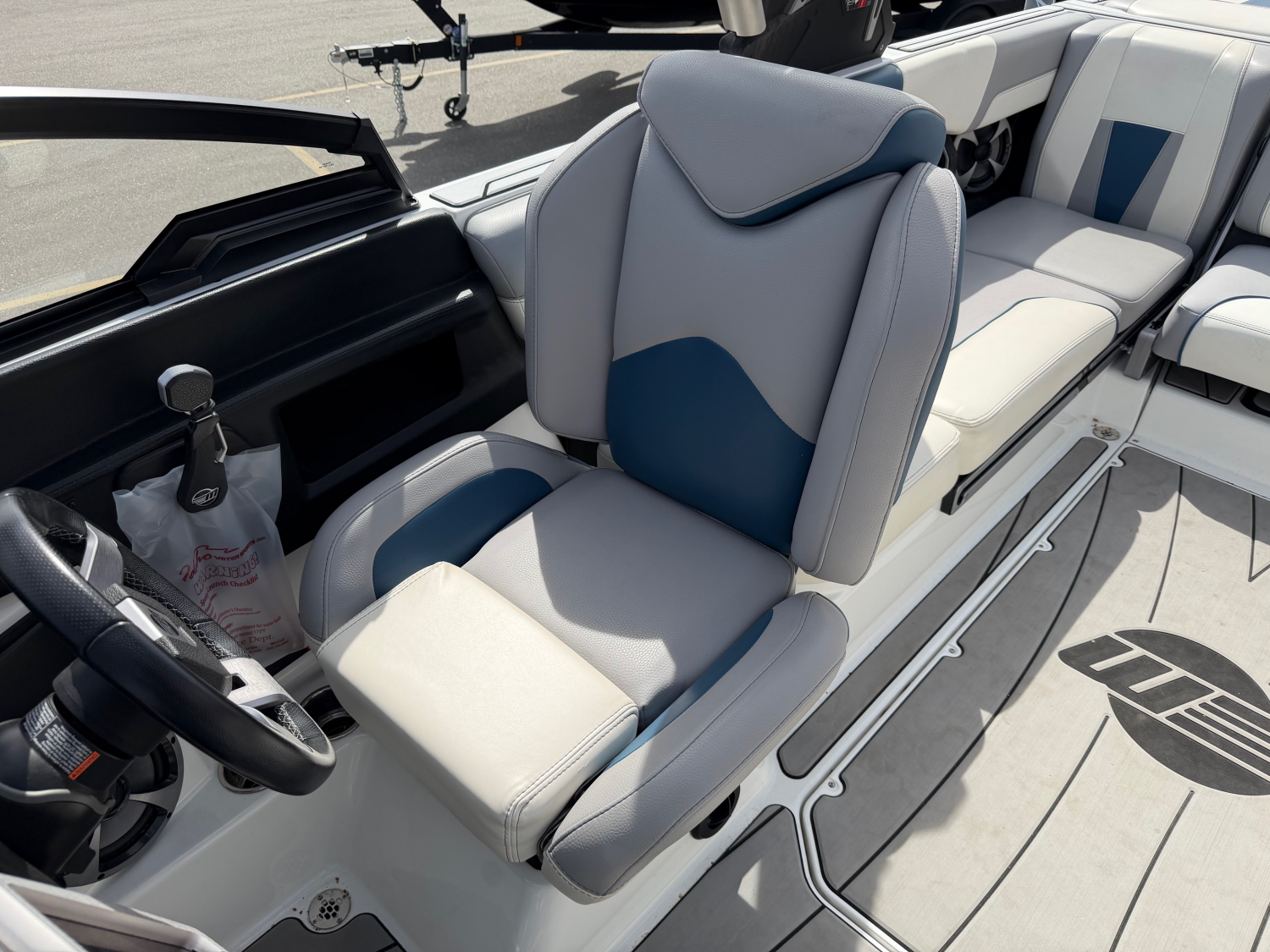2021 Malibu 23 LSV