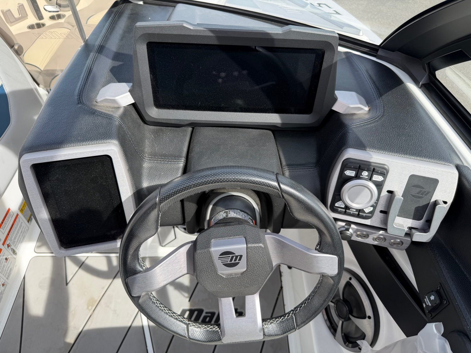 2021 Malibu 23 LSV