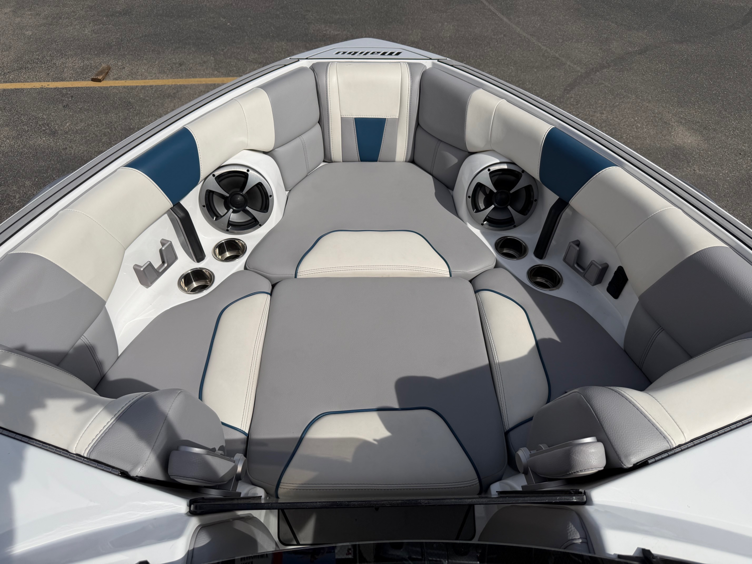 2021 Malibu 23 LSV