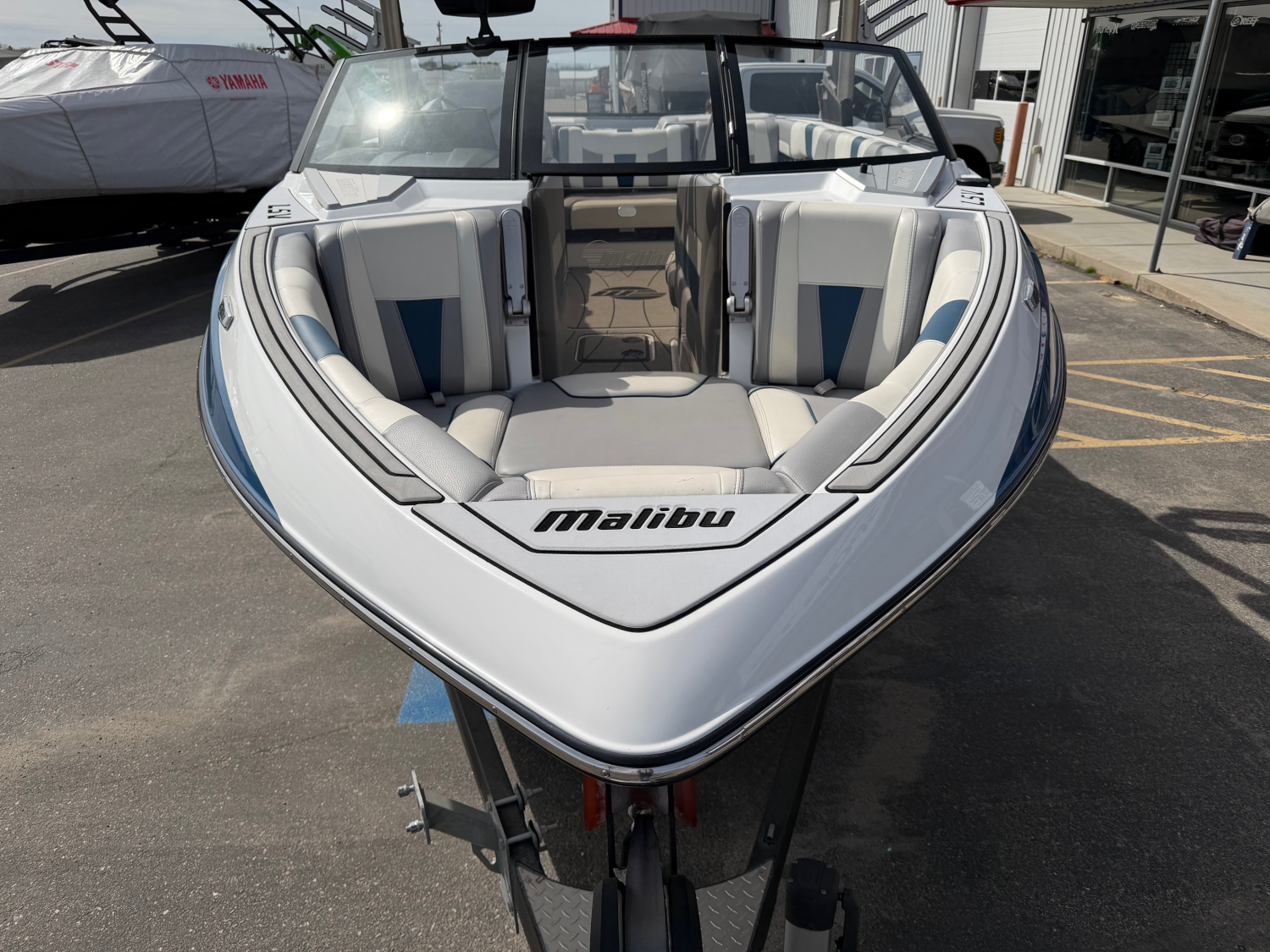 2021 Malibu 23 LSV