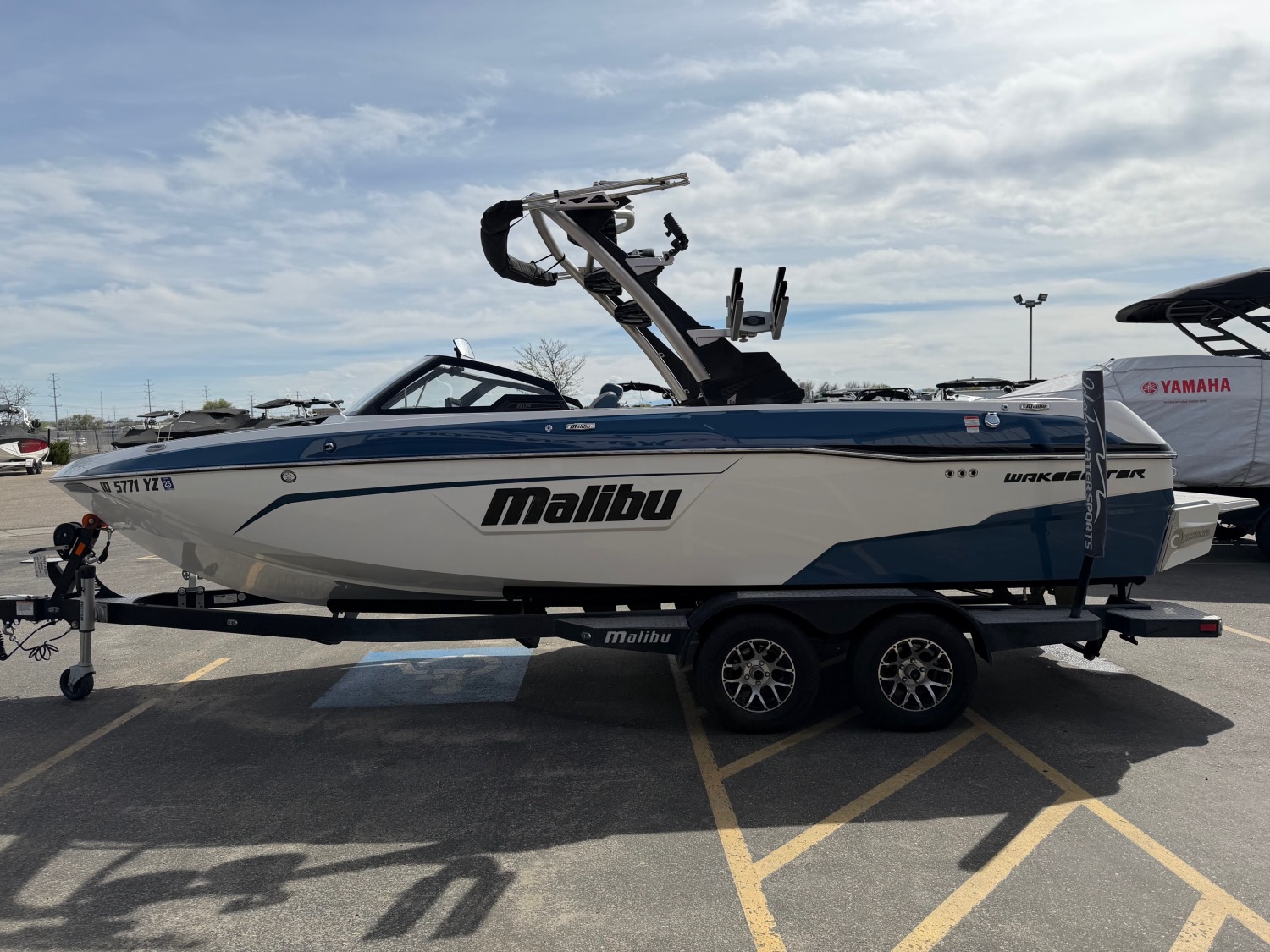2021 Malibu 23 LSV