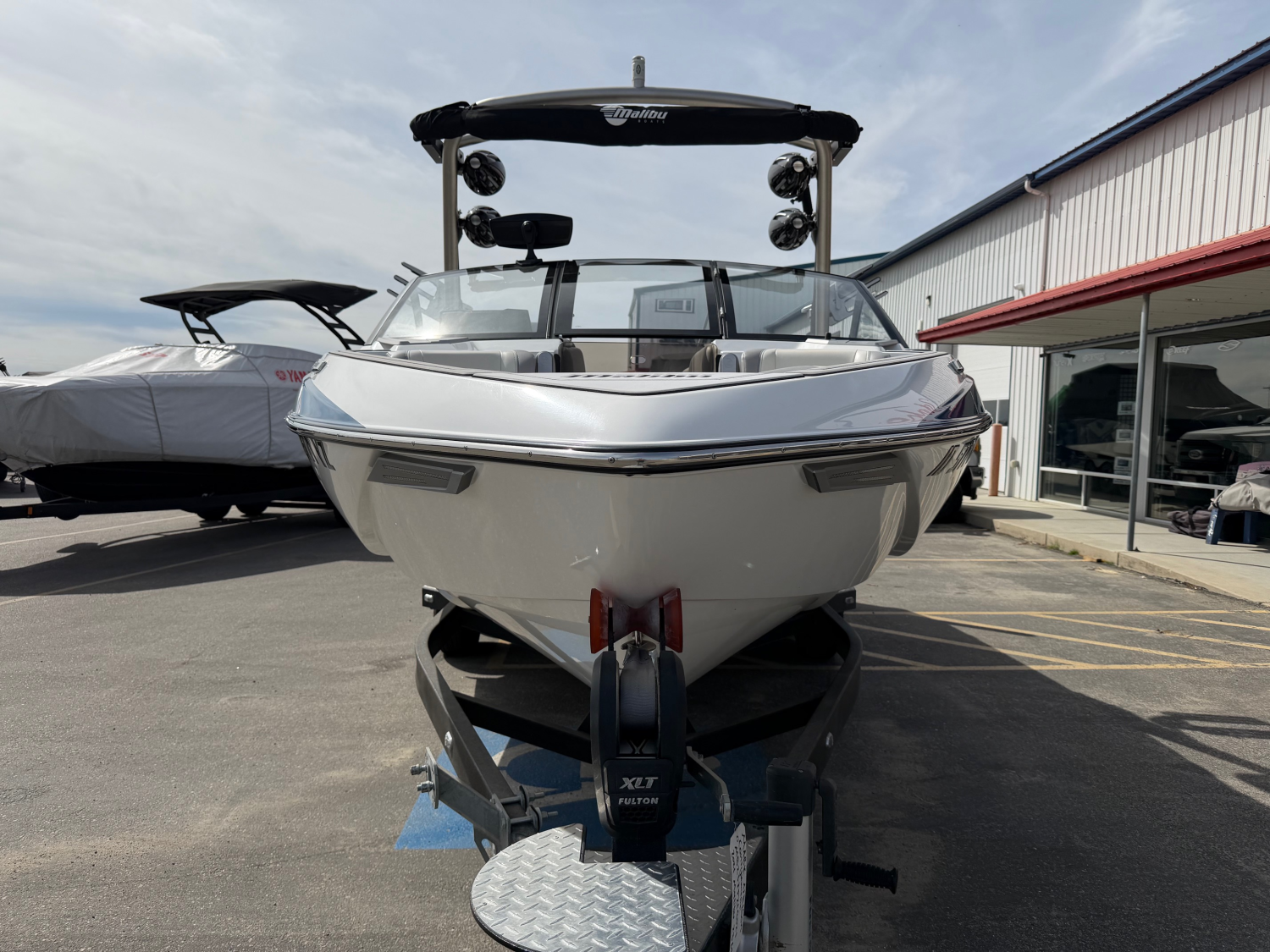 2021 Malibu 23 LSV
