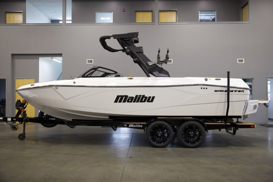 2026-malibu-wakesetter-23-lsv-128613-image1