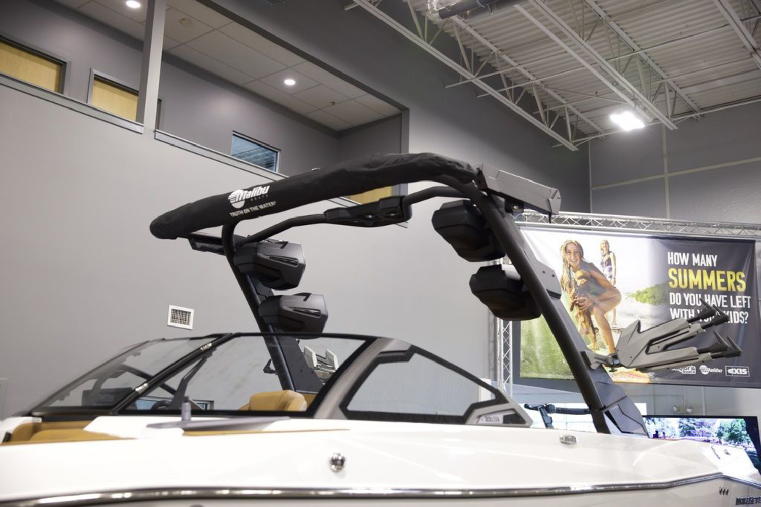 2026 Malibu Boats 23 LSV